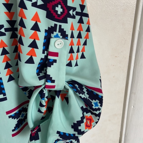 Aztec blouse. - Picture 2 of 2